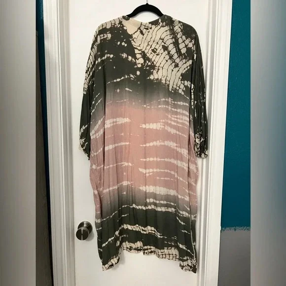 Mud Pie Kimono - Picture 2 of 3